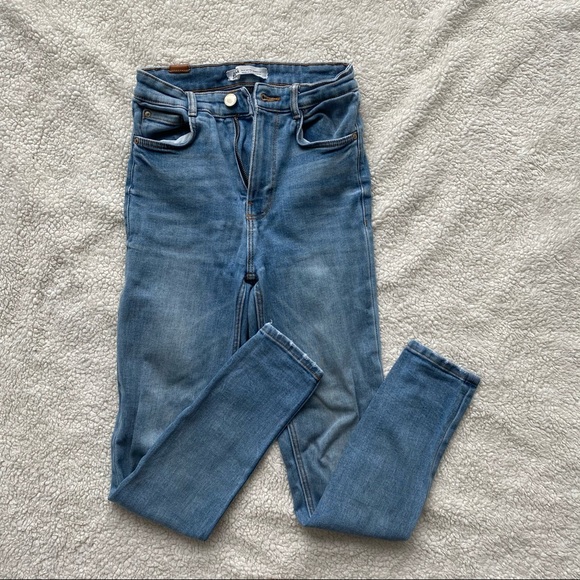 Zara Crop High Waisted Jeans - Picture 1 of 2